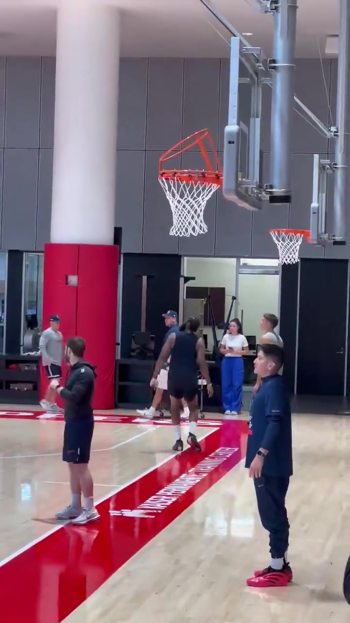 快船開啟訓(xùn)練營 歐錦賽受傷的博格丹恢復(fù)神速底角連連三分命中