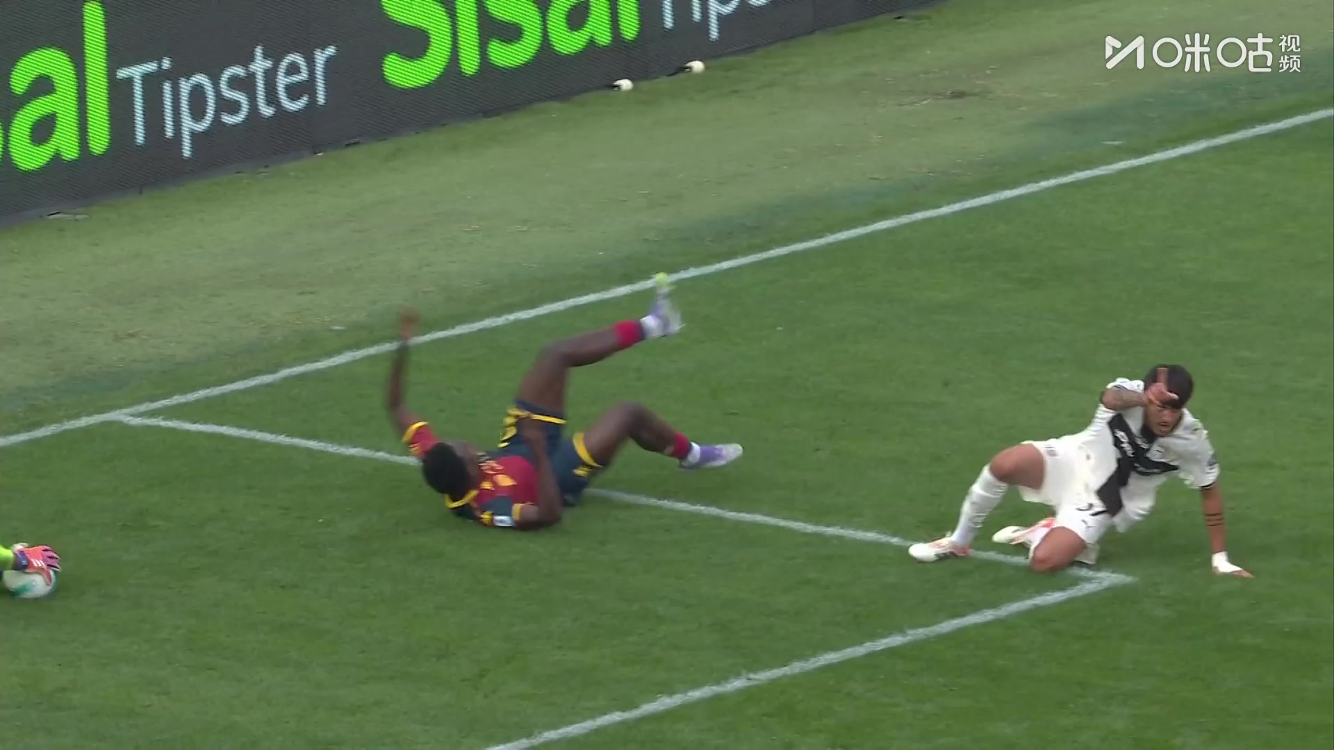 日本門神鈴木彩艷意甲補時撲出點球助帕爾馬拿到1分