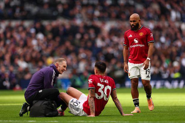 曼晚：若謝什科傷缺，曼聯(lián)可能在對陣埃弗頓時采用無鋒陣型