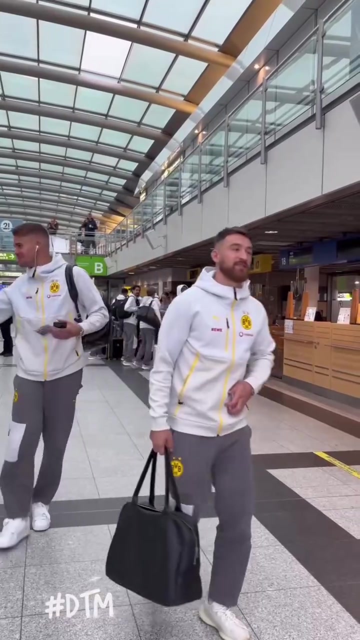 南下多特蒙德抵達(dá)慕尼黑的視頻飛機(jī)是真帥啊