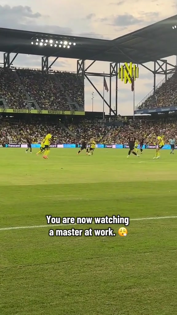 接化發(fā)現(xiàn)場實(shí)拍梅西這球進(jìn)得是真瀟灑流暢