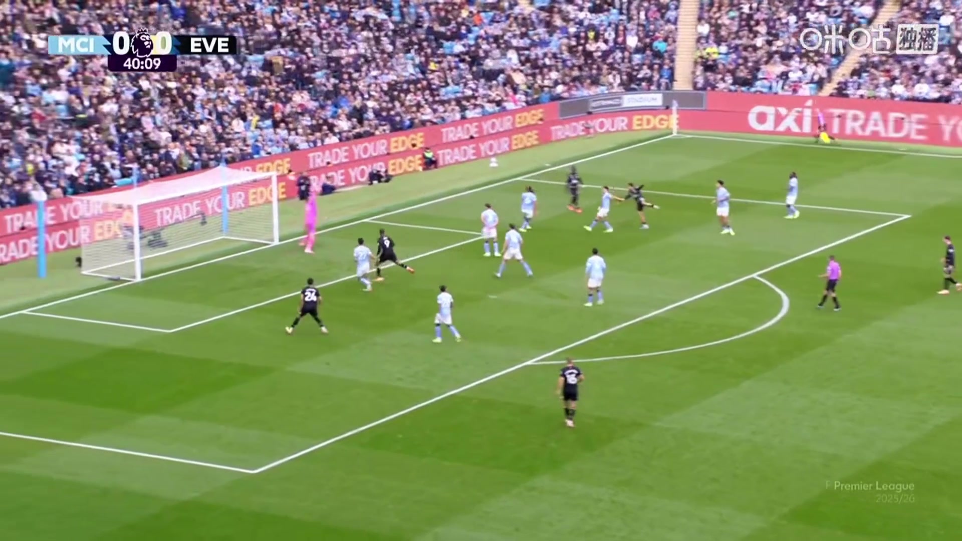 強(qiáng)吃恩迪亞耶突爆曼城后防殺入禁區(qū)多納魯馬奉獻(xiàn)神撲