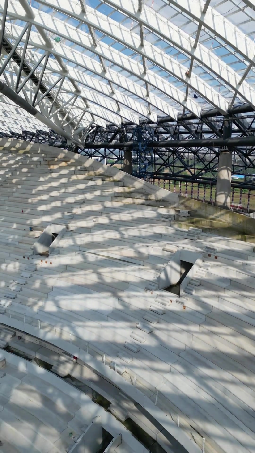 泰山未來6萬人專業(yè)足球場(chǎng)已初具雛形