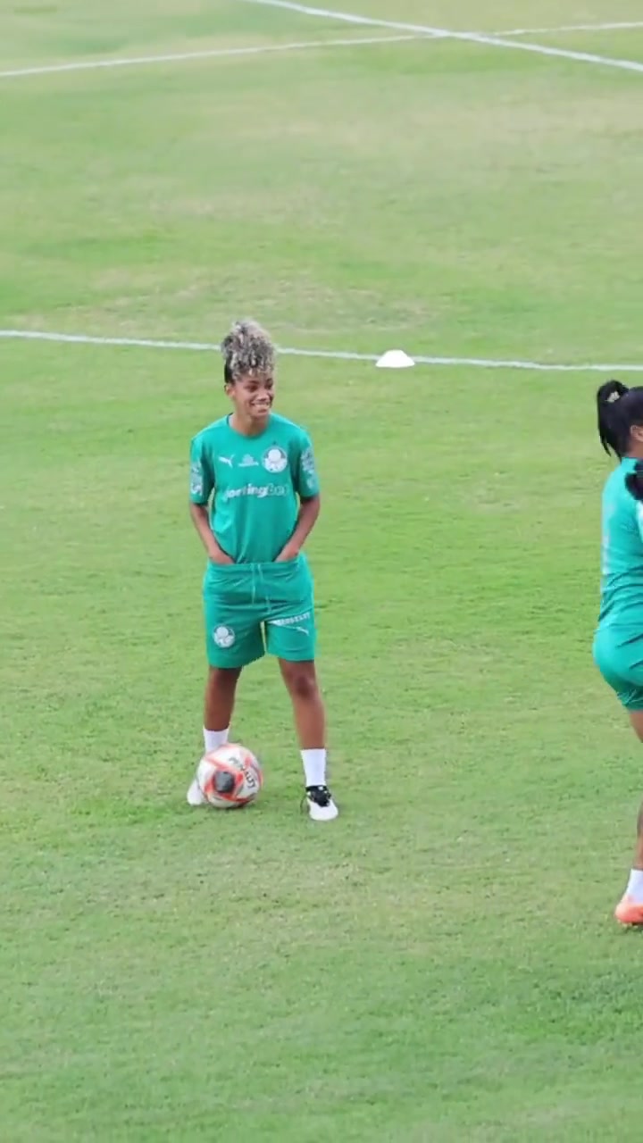 這一幕似曾相識(shí)但確是女版MSN