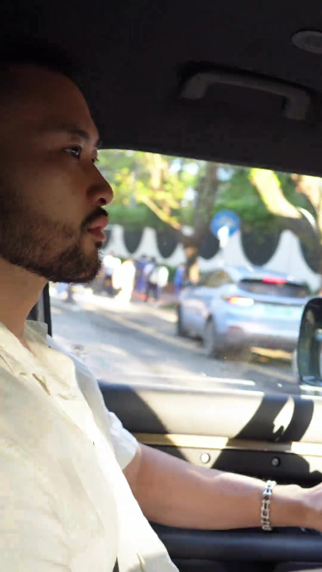 很有型啊張曼源大胡子老公曬視頻今天去當(dāng)一天模特