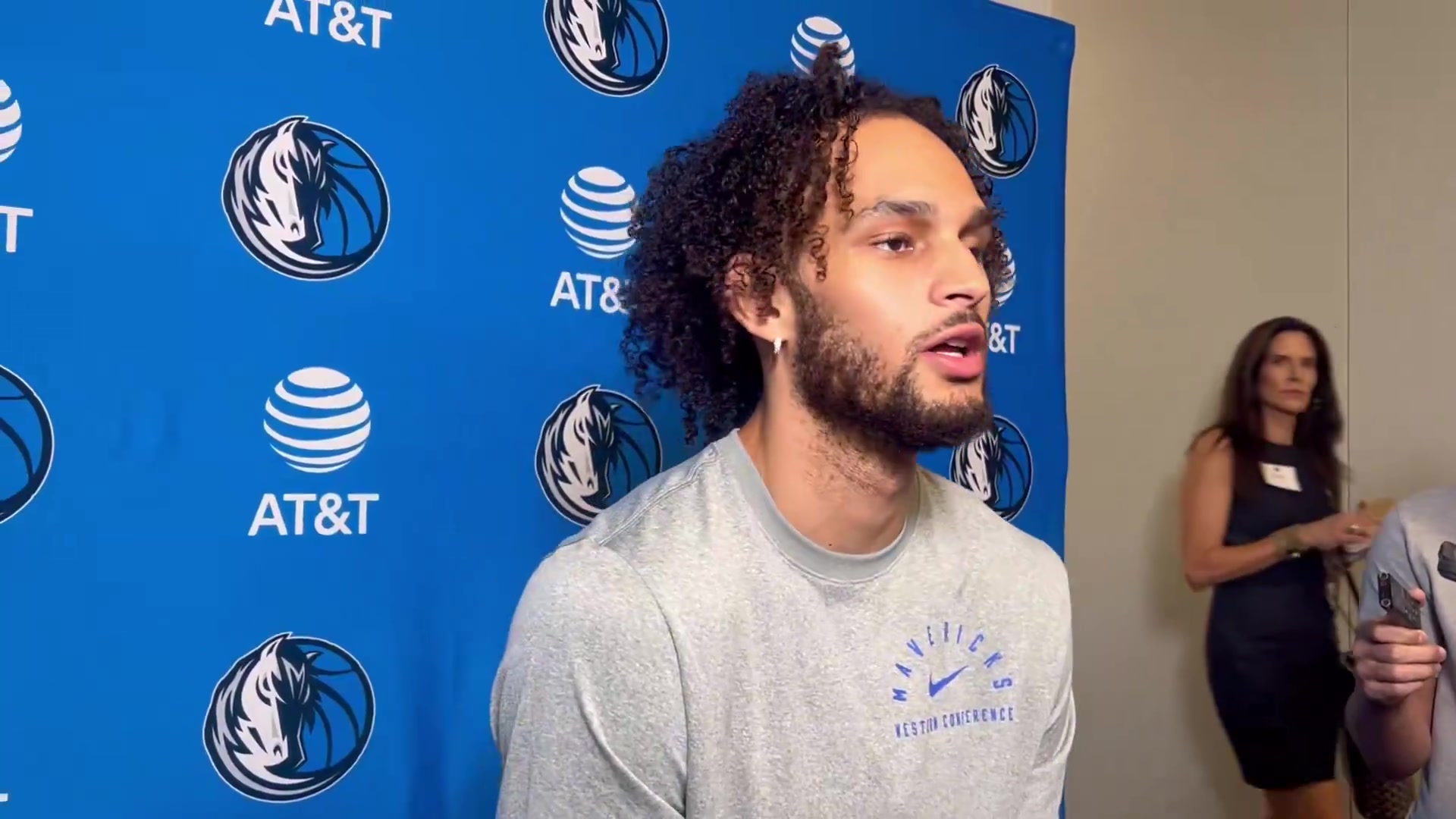 笑死萊夫利弗拉格叫我叔叔但我就比他大3歲啊