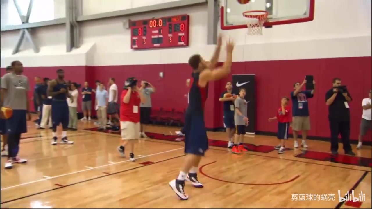 新秀就驚艷全聯(lián)盟的男人格里芬勁爆混剪球風(fēng)觀賞性拉滿了